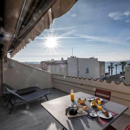 Appartement Coup De Coeur: Duplex Centre Vue & Port Bandol